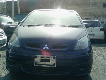 2003 Mitsubishi Colt Photos