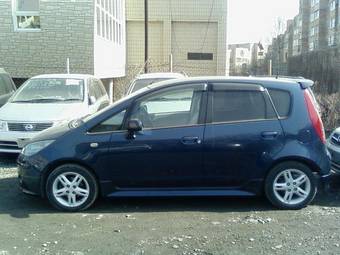 2003 Mitsubishi Colt Photos