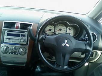 2003 Mitsubishi Colt Photos