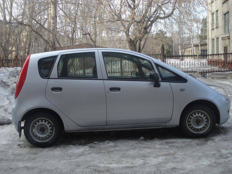 2003 Mitsubishi Colt