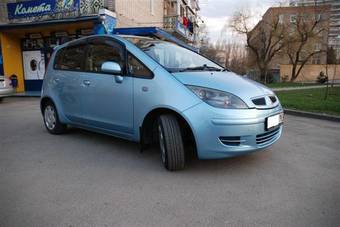 2003 Mitsubishi Colt Pictures