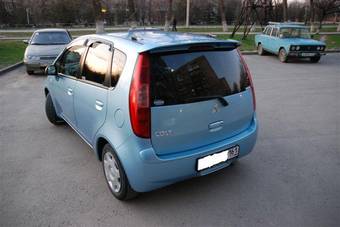 2003 Mitsubishi Colt Pictures