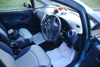 2003 Mitsubishi Colt Pictures