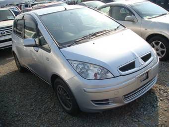 2003 Mitsubishi Colt Pictures