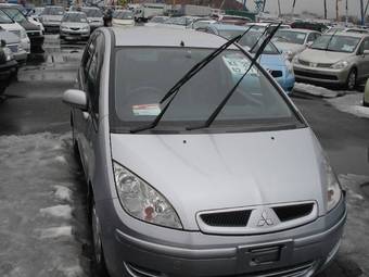 2003 Mitsubishi Colt Pictures