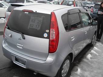 2003 Mitsubishi Colt Photos