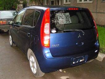 2003 Mitsubishi Colt Pictures