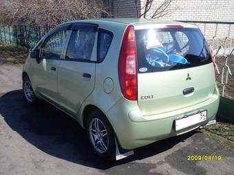 2003 Mitsubishi Colt Photos