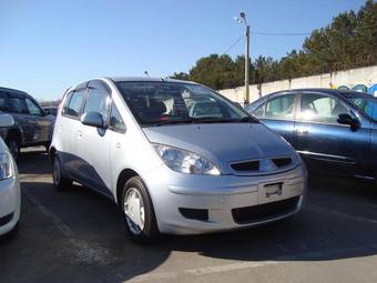 2003 Mitsubishi Colt Photos