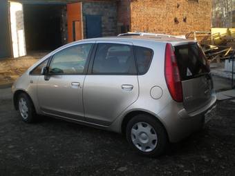2003 Mitsubishi Colt Pictures