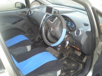 2003 Mitsubishi Colt Photos