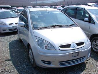 2003 Mitsubishi Colt Photos