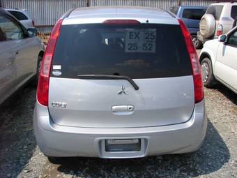 2003 Mitsubishi Colt Photos