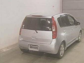 2003 Mitsubishi Colt Photos