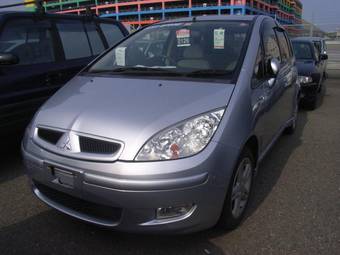 2003 Mitsubishi Colt Photos