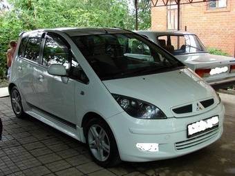 2003 Mitsubishi Colt Photos