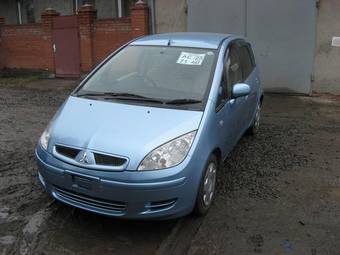 2003 Mitsubishi Colt Photos