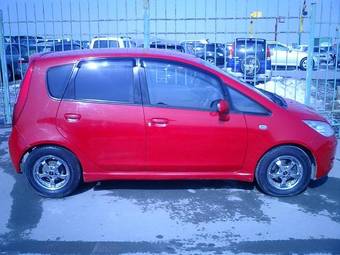 2003 Mitsubishi Colt Photos