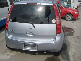 2003 Mitsubishi Colt Pictures