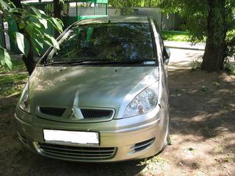 2003 Mitsubishi Colt Pictures