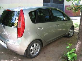 2003 Mitsubishi Colt Pictures