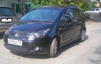 2003 Mitsubishi Colt Photos