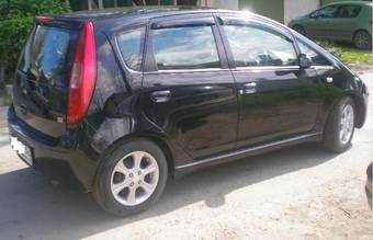 2003 Mitsubishi Colt Photos