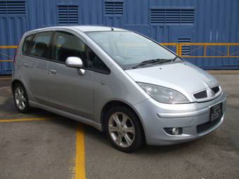 2003 Mitsubishi Colt Pictures