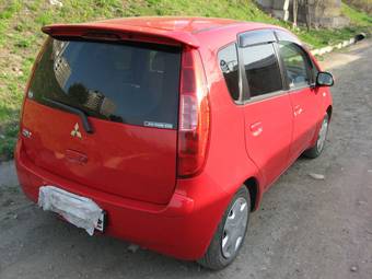 2003 Mitsubishi Colt Photos