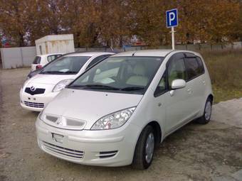 2003 Mitsubishi Colt Pics