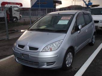 2003 Mitsubishi Colt Images