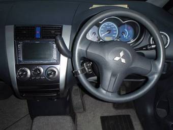 2003 Mitsubishi Colt Pics