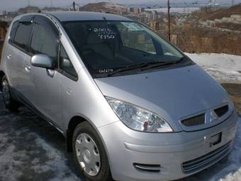 2003 Mitsubishi Colt Images