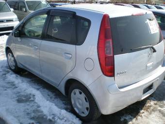 2003 Mitsubishi Colt Pictures