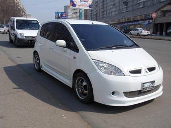 2003 Mitsubishi Colt Images