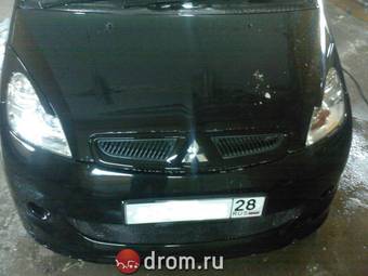 2003 Mitsubishi Colt Photos