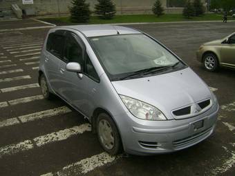 2003 Mitsubishi Colt Photos