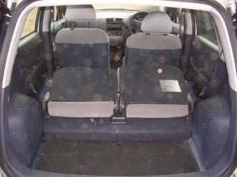 2003 Mitsubishi Colt Pictures