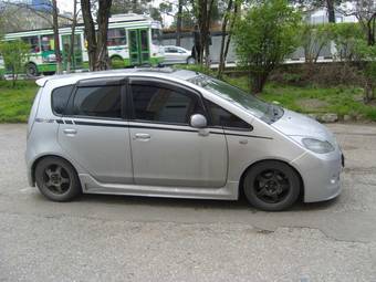 2003 Mitsubishi Colt Photos