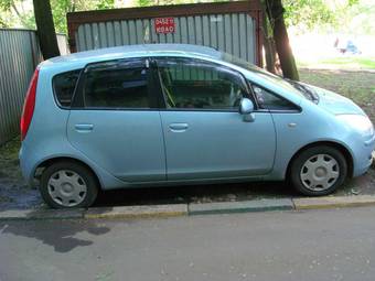 2003 Mitsubishi Colt Pictures