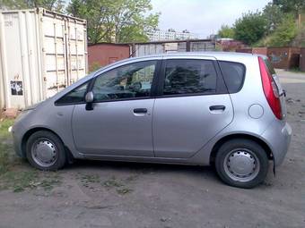 2003 Mitsubishi Colt Pictures