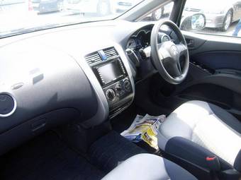 2003 Mitsubishi Colt Photos