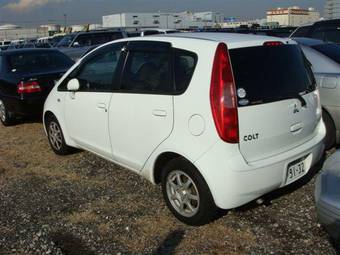 2003 Mitsubishi Colt Pictures