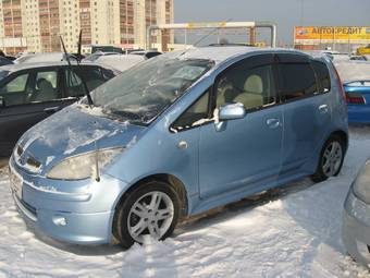 2003 Mitsubishi Colt Pictures