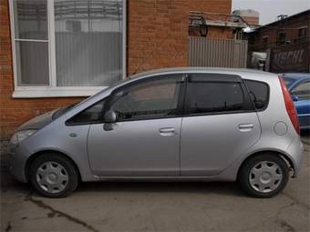 2003 Mitsubishi Colt Images
