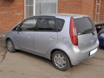 2003 Mitsubishi Colt Pictures