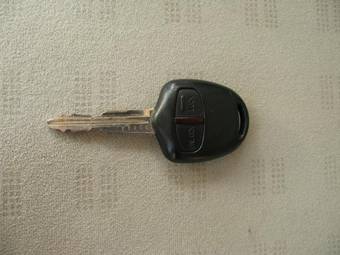 2003 Mitsubishi Colt Pictures