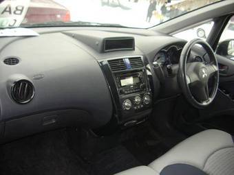 2003 Mitsubishi Colt Photos