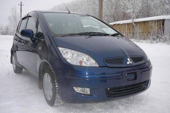 2003 Mitsubishi Colt Pictures