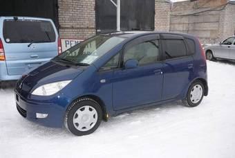 2003 Mitsubishi Colt Pictures